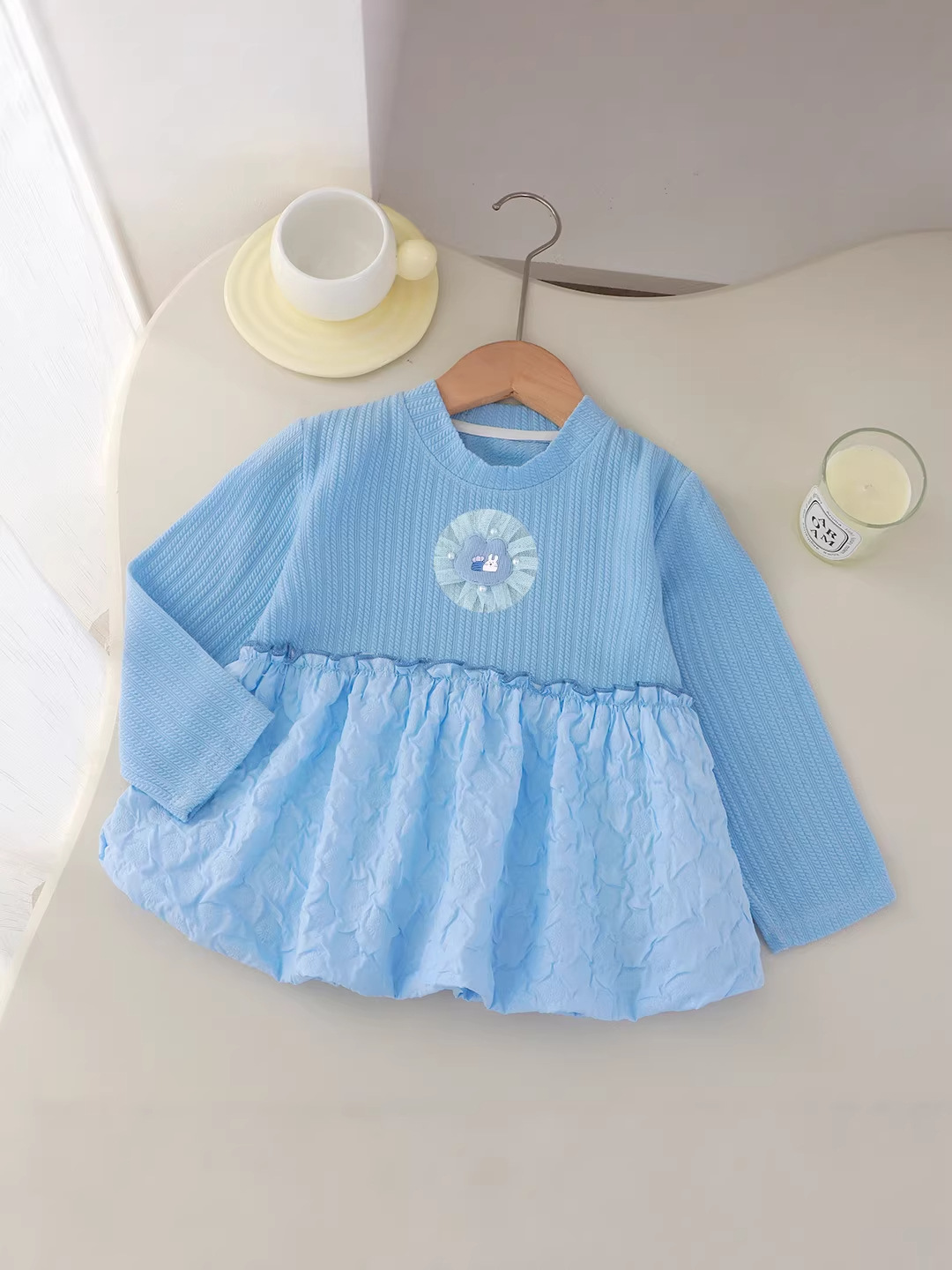 2026 vestido de punto de niña nuevo estilo extranjero fondo niño mangas largas princesa vestido de punto corto