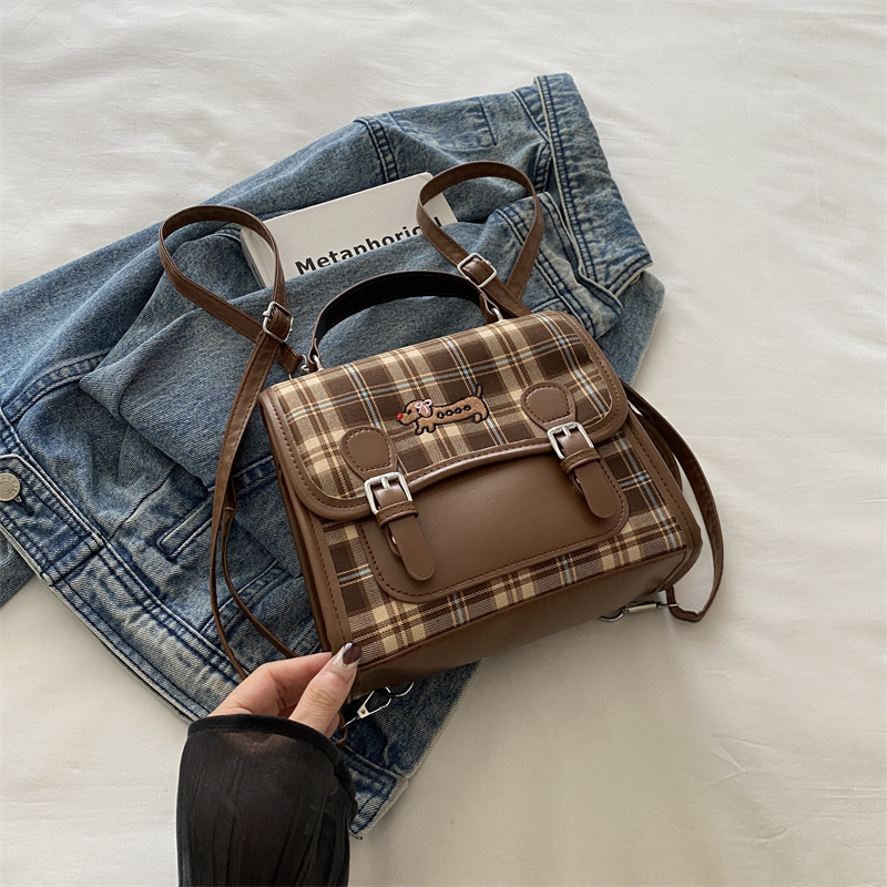 Bolsa de estilo universitario para mujeres 2024 otoño nuevo tipo de salchicha para estudiantes de clase bolsa de mano retro