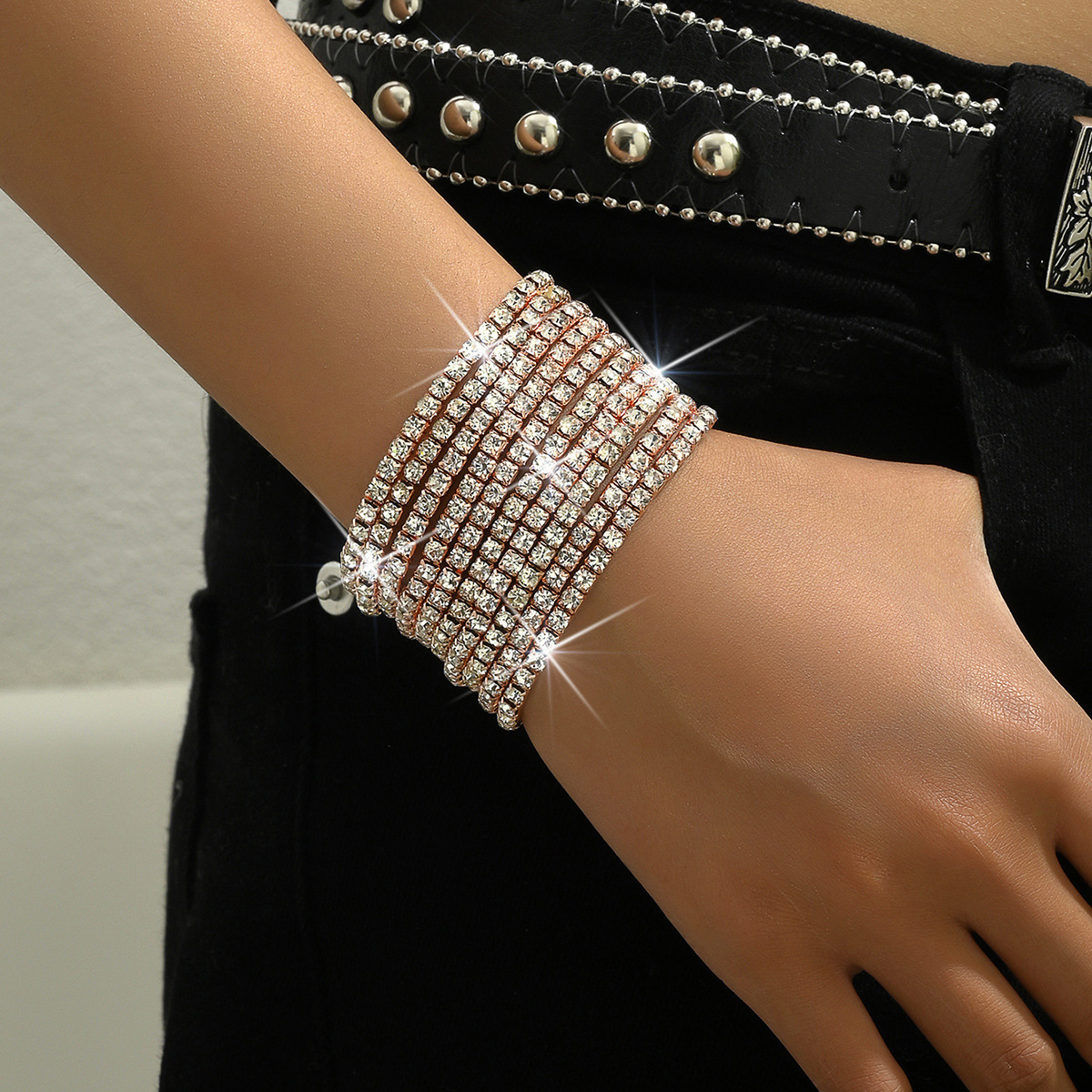Minimalist Stackable Layered Bracelets For Daily Style Jewelry_voghion.com