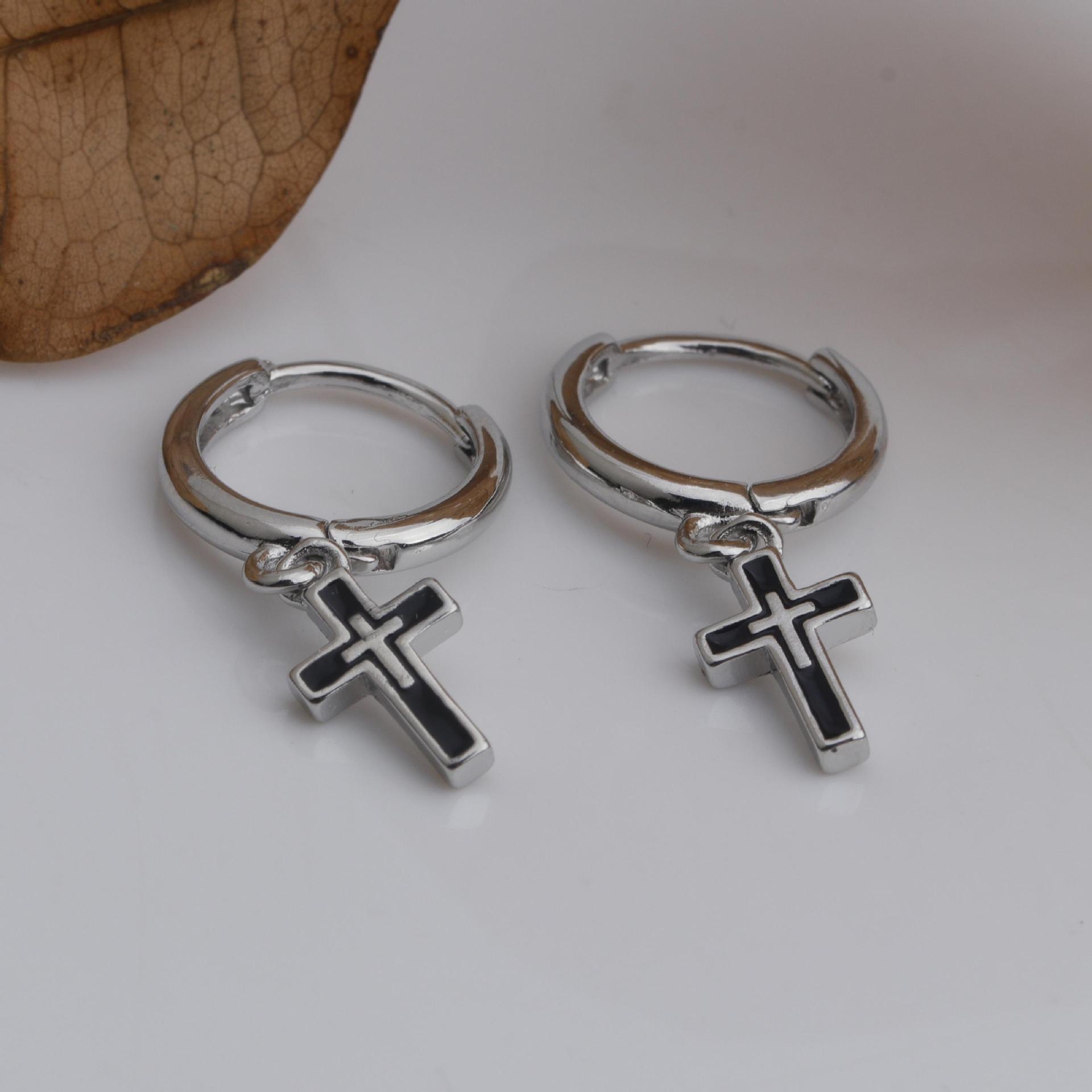 Schwarzes Kreuz für Herren – Trendiger, minimalistischer Stil, vielseitig, europäisch-amerikanisch inspiriert, aus Kunstharz._voghion.com