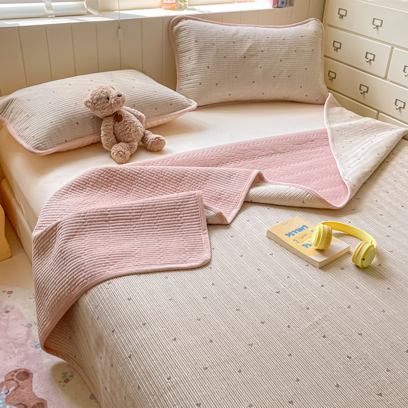 Nube de bebés cubierta de cama de terciopelo conjunto de tres piezas de otoño y invierno doble cara gruesa cuatro estaciones de algodón de algodón universal personalizado cama doble