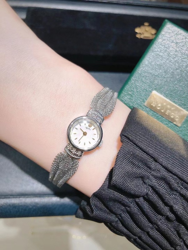 Agete同タイプ中古腕時計ミニ秀気角型麦穂レディース角型レトロ石英時計watch|undefined