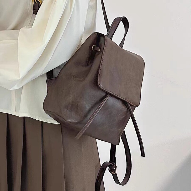 Xiaohongshu's Same Style Compact Retro American Brown Backpack 2025 New Ins Simple Versatile Shoulder Bag Xiaohongshu's Same Style Compact Retro American Brown Backpack 2025 New Ins Simple Versatile Shoulder Bag