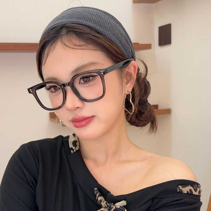 2025 nueva banda de cabello de borde ancho para mujeres de alto nivel de estilo extranjero banda de cabello de punto de moda para salir con la prensa universal toque de cabello