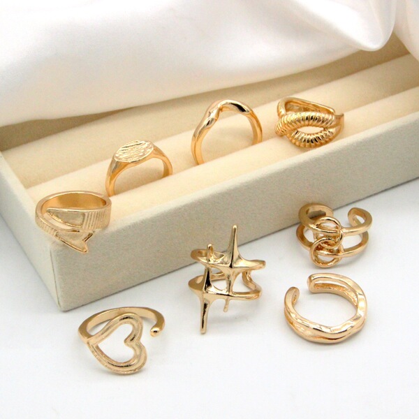 fashionable geometric accessory