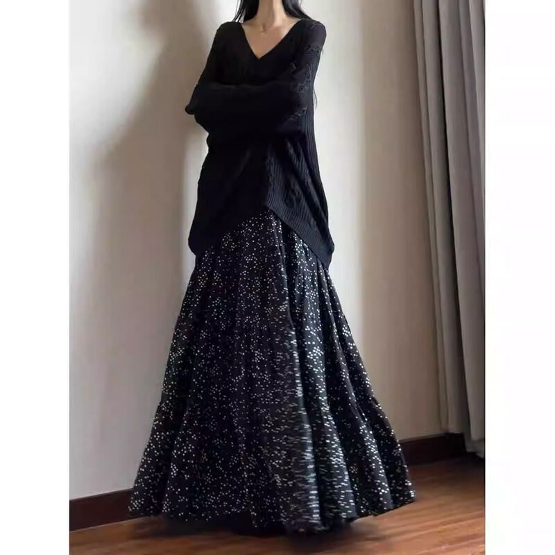 2025 Black Floral Long Skirt Plus Size for Plus-Size Women, New High-Waisted Slimming Skirt with Large Hem