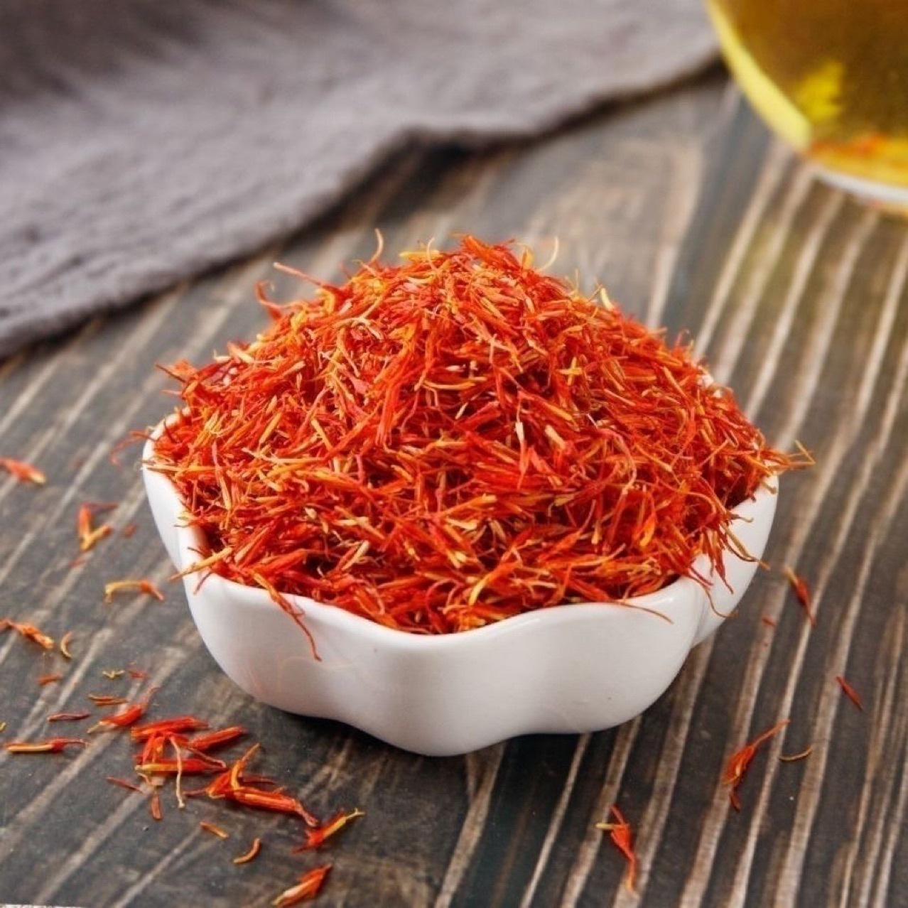 Safflower (Carthamus tinctorius) — Xinjiang Dried Hong Hua for Tea, Wine & Foot Soak in use