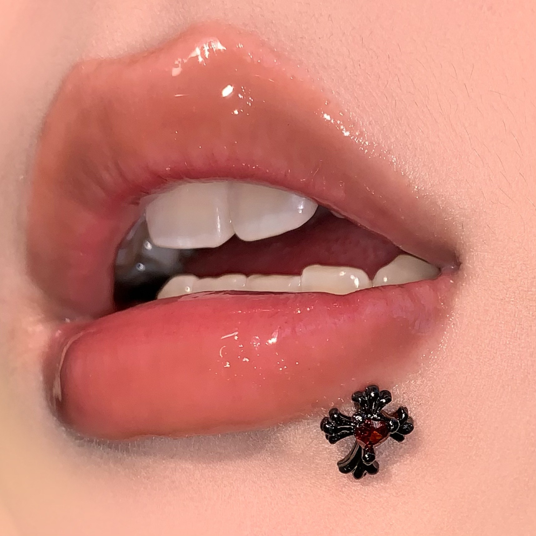 Pointed labret stud close-up product detail
