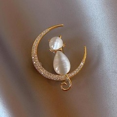 Cat's Eye Moon Small Cat Brooch High-End Animal Corsage Fashionable and Versatile Unique Pin Anti-Slip Lightweight Accessory