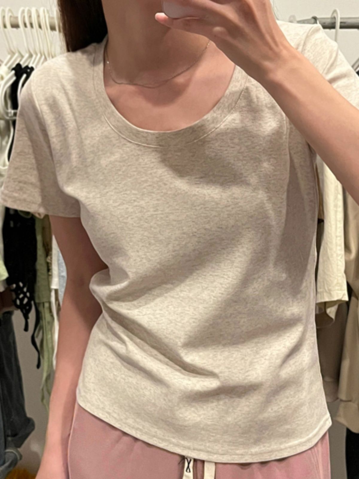 오프화이트 그레이