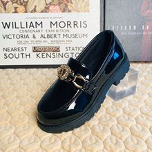 新款2025中小童学生时尚镜面黑色舞台童皮鞋leathershoes工厂批发