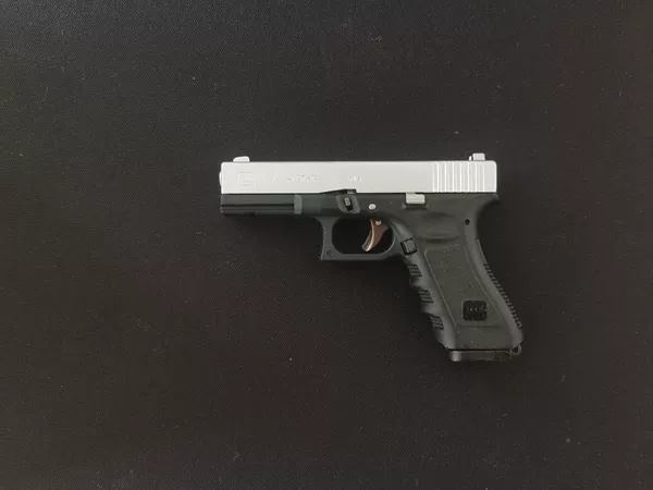 G17 (3 Generation) Silver Black