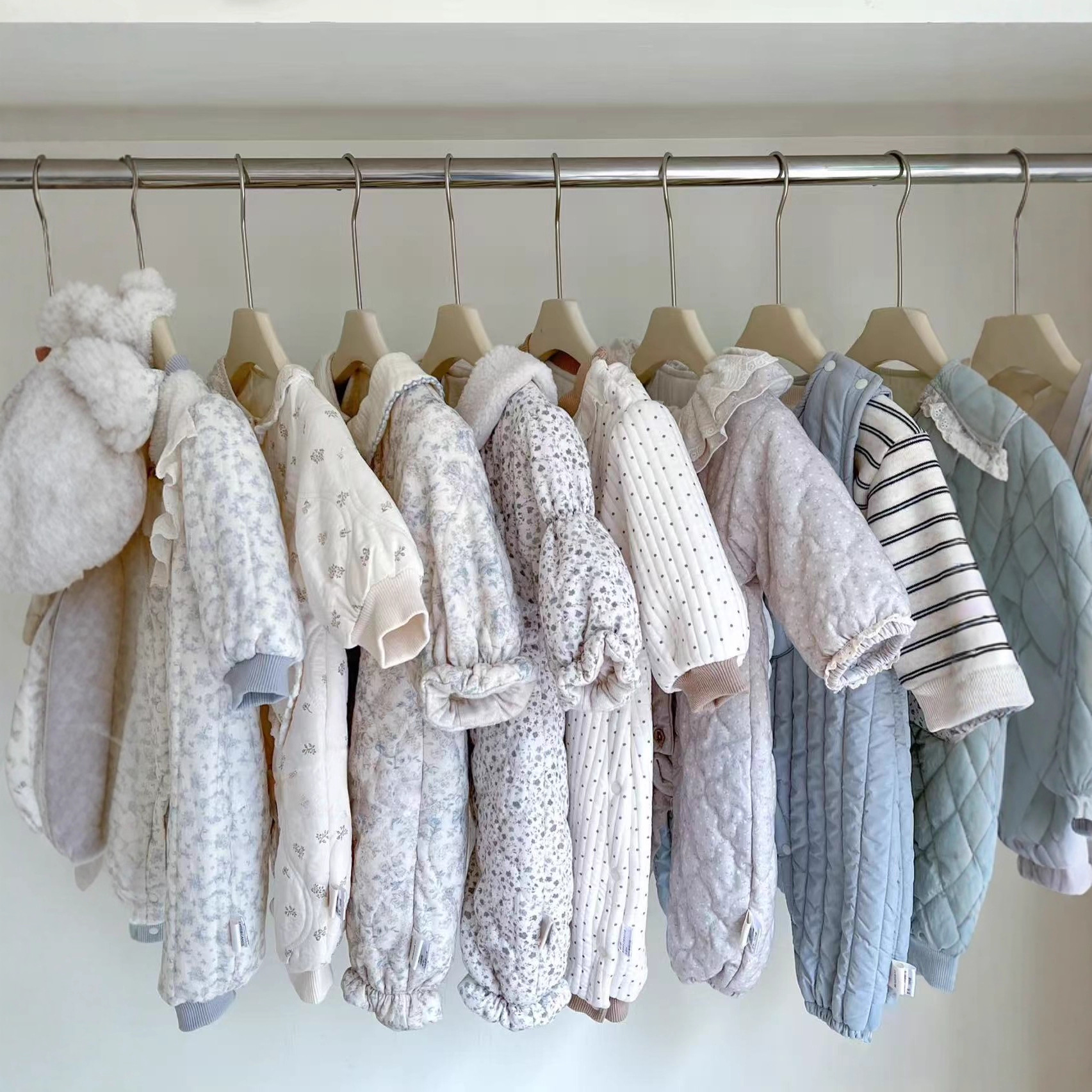 奶小西 芒果比比25秋季新款宝宝婴幼童爬服 童装工厂一手货源批发