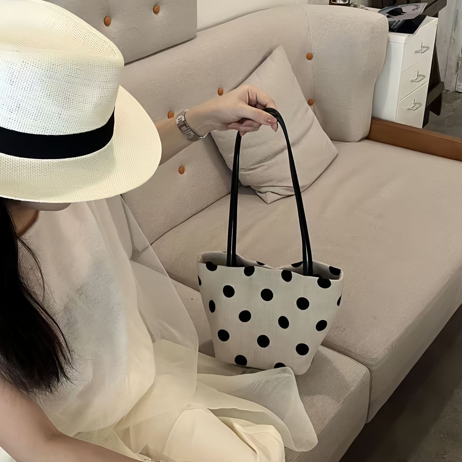 Customized Lightweight Tote Basket Bag, Small Niche Gentle Style Student Women's Bag, Retro Large Polka Dot Shoulder Bag for Shopping