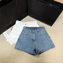 南油高定C-H26S春夏新品书包扣重工立体双C高腰a字双色牛仔短裤女