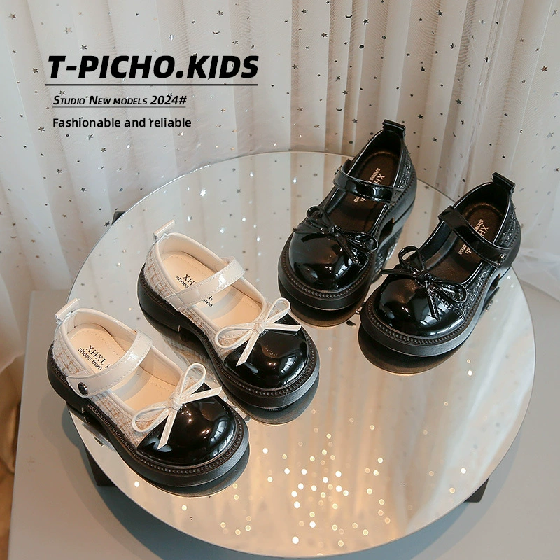 Весенние и осенние кожаные туфли для девочек 2024 корейская версия средней и средней девочки Бао Xiaxiangfeng мягкая подошва черные туфли для выступления детские туфли принцессы