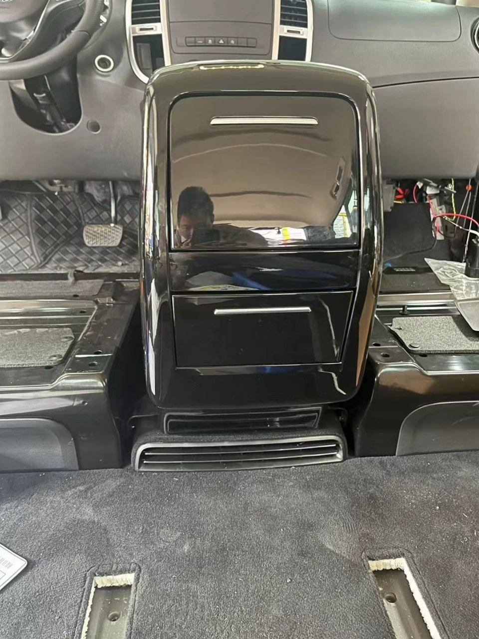 Автомобильное сиденье Mercedes-Benz Vito v250.v260 леертанк ящик