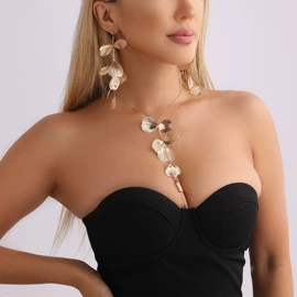 项链;戒指;脚饰