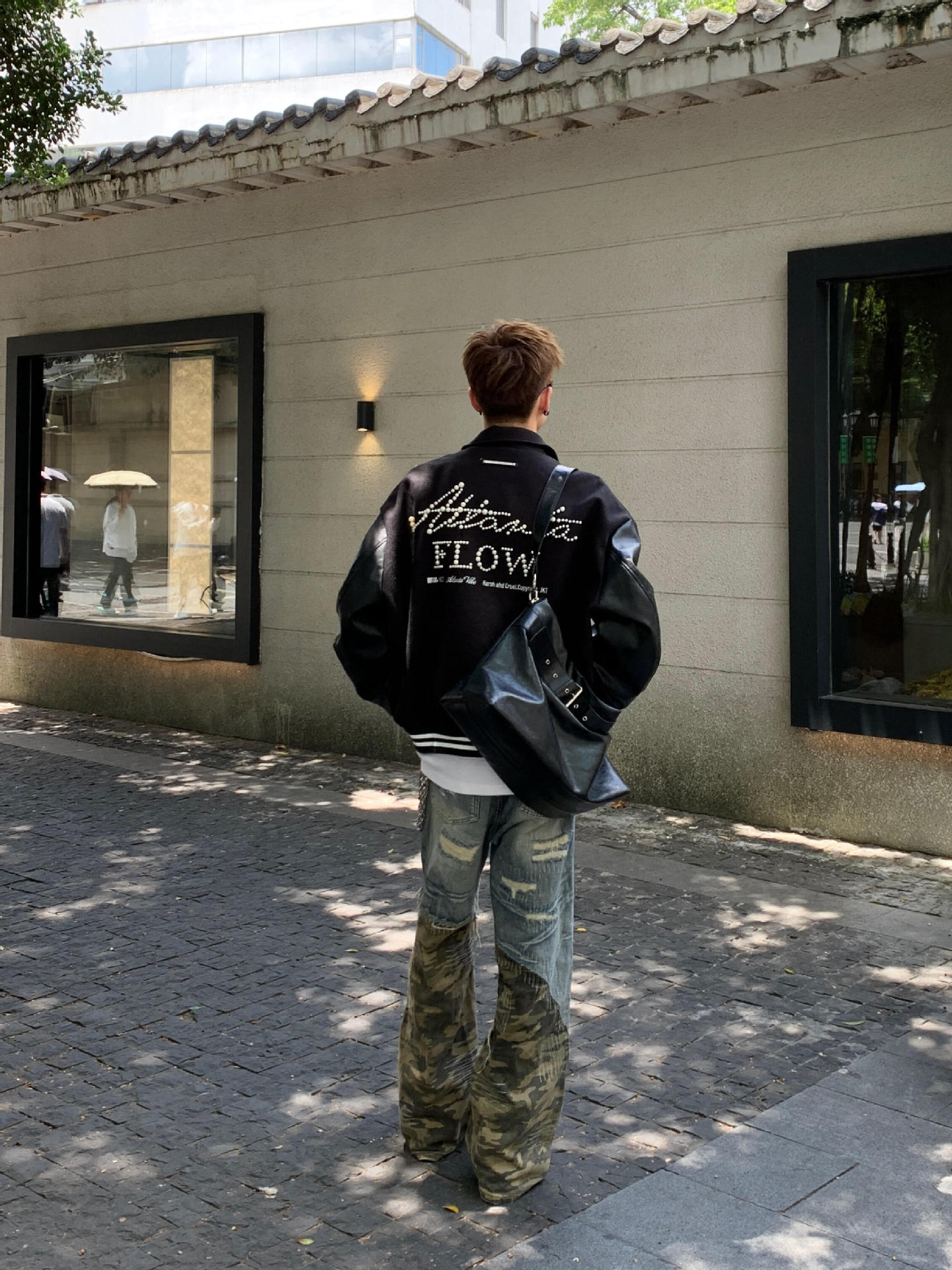 Junge Europäischen Und Amerikanischen Stil Pad Tuch Camouflage Patchwork Zerrissene Jeans 2025 Neue Street Fashion Design Lose Gerade_voghion.com