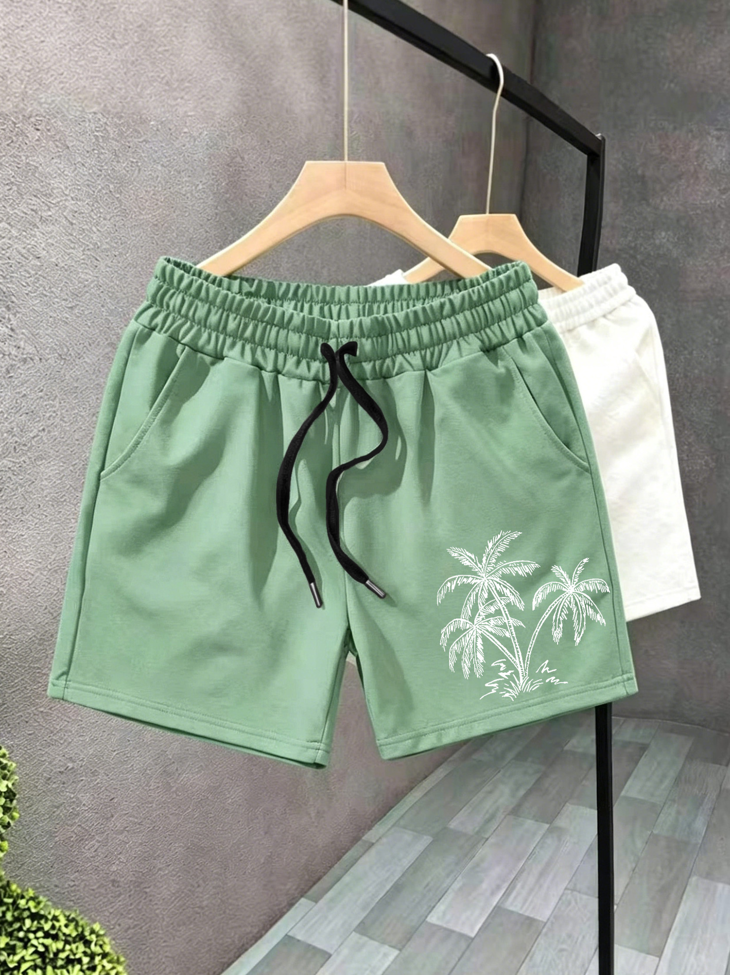 Men's Coconut Tree Print Swim Trunks Quick Drying Beach Shorts_voghion.com