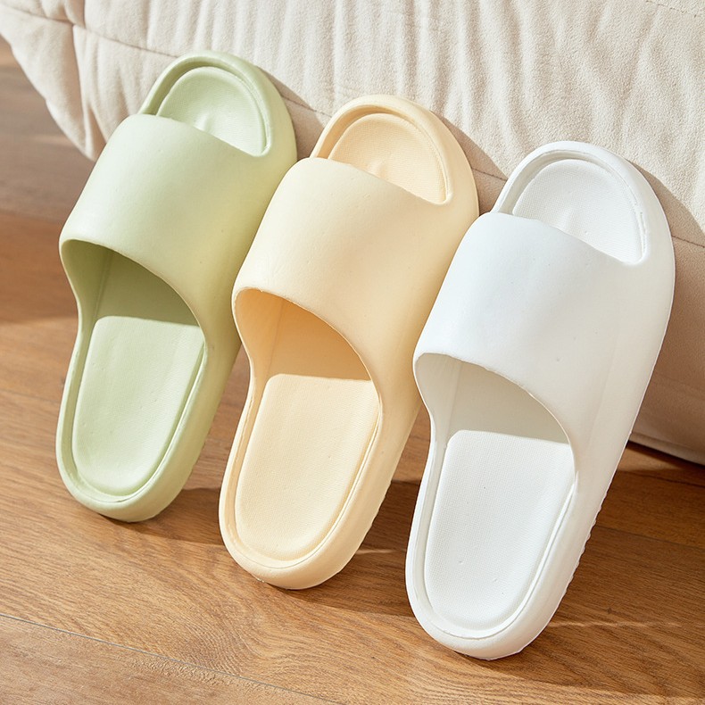Men's Summer Home Thick-Soled Slippers with a Sense of Stepping on Shit, Household Non-Slip Bathroom Bathing Slippers, Women's Daily Slippers