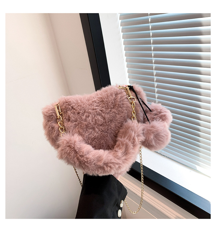 Peach Heart Handbag, Cute Plush Ball Shoulder Bag, Personalized And Niche Women's Solid Color Temperament, Heart Shaped Plush Diagonal Straddle Bag_voghion.com