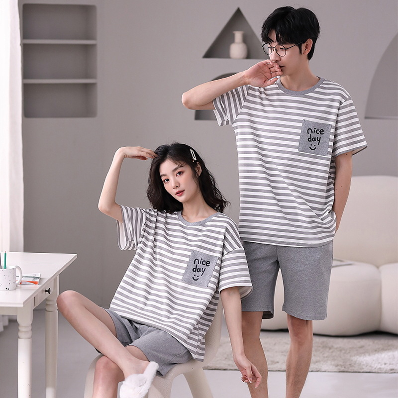 Pajamas de pareja de verano de algodón de verano pantalones cortos de mangas cortas de dibujos animados para hombres nuevos sets de ropa casera para mujeres sin impresión