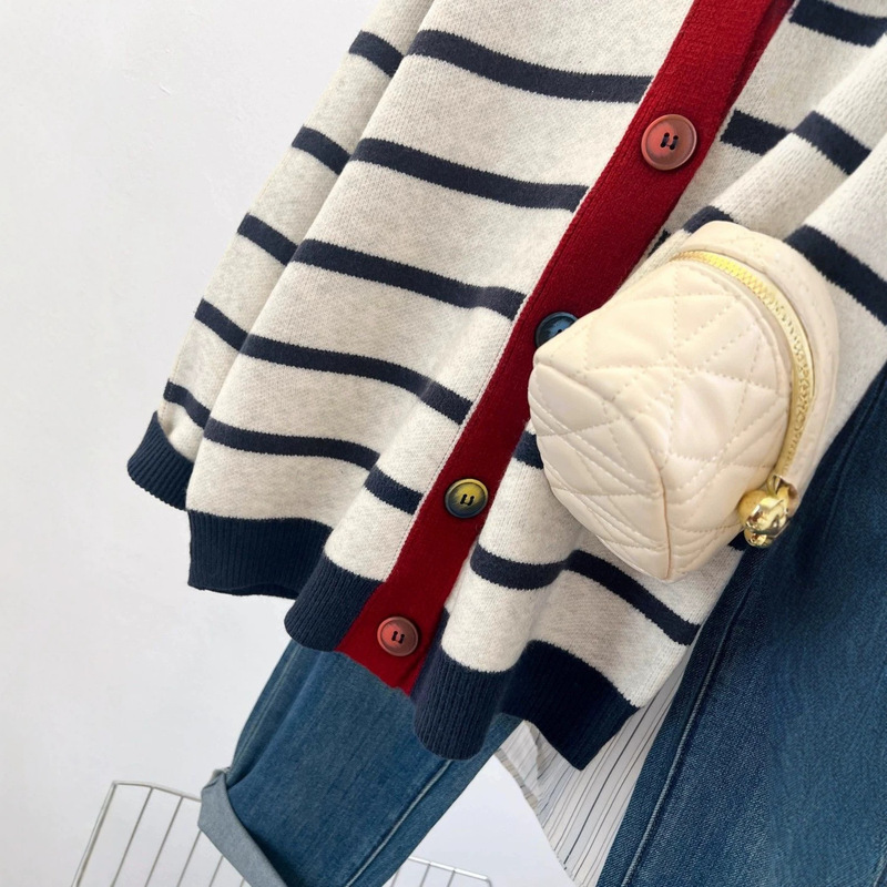 2026 new color-block striped sweater cardigan, women's autumn/winter Korean-style versatile loose-fit round-neck knit top
