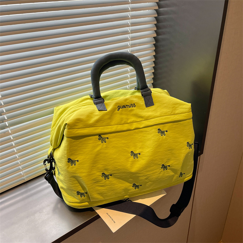 New Fitness Bag with Large Capacity for Short-Distance Business Trips, Expandable, Lightweight, Versatile, and Convertible into a Trolley Luggage Bag New Fitness Bag with Large Capacity for Short-Distance Business Trips, Expandable, Lightweight, Versatile, and Convertible into a Trolley Luggage Bag