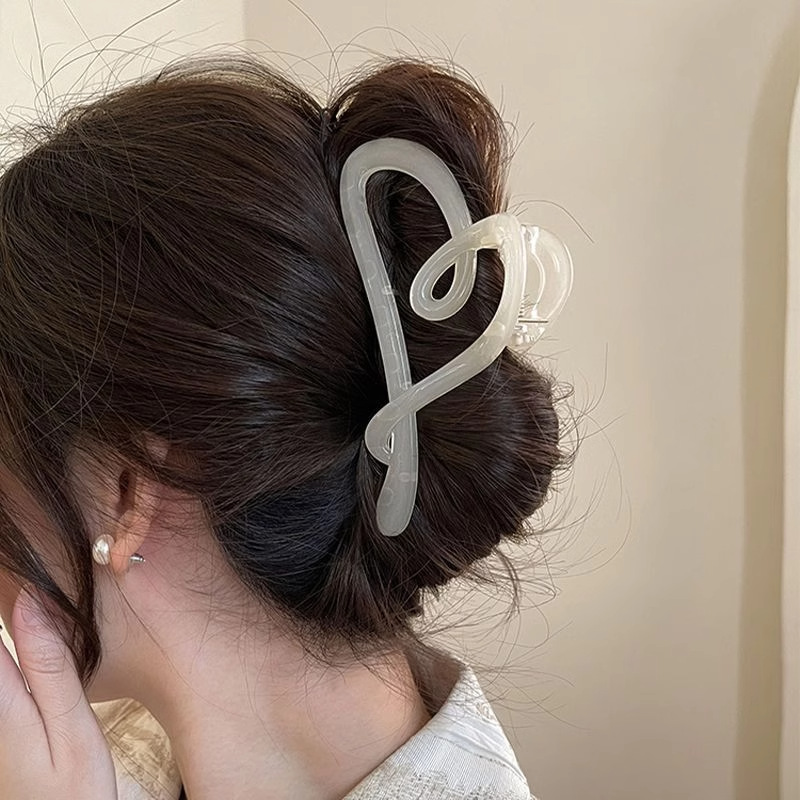De alta calidad de felpa marrón horquilla hacia atrás cabeza clip de pelo tocado femenino otoño e invierno Gran Tiburón peludo horquilla