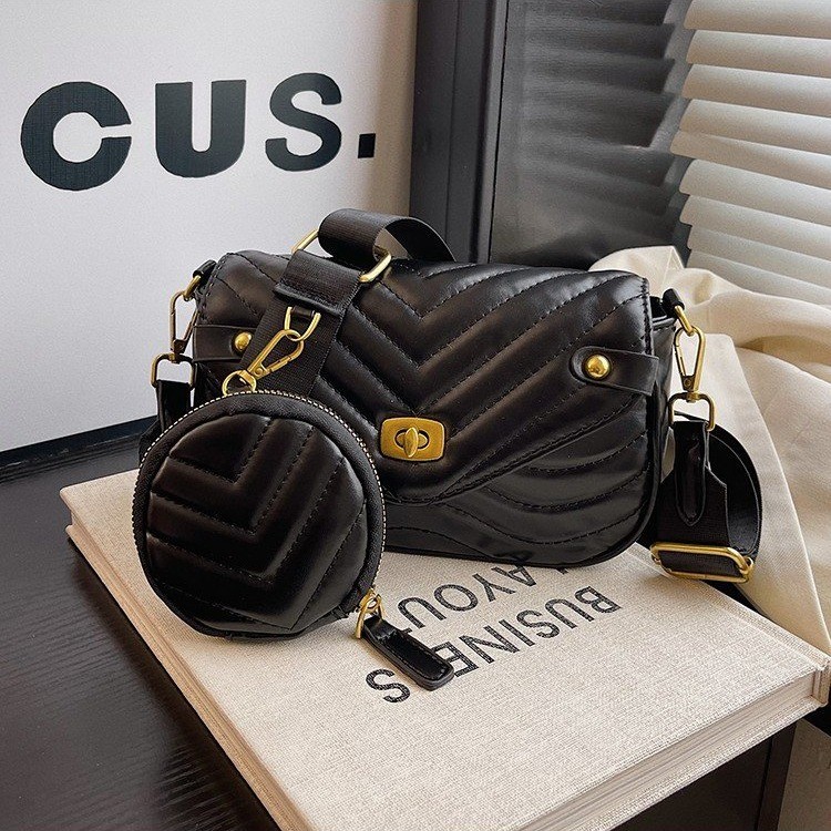 Borsa a tracolla da donna, borsa a spalla con catena elegante_voghion.com