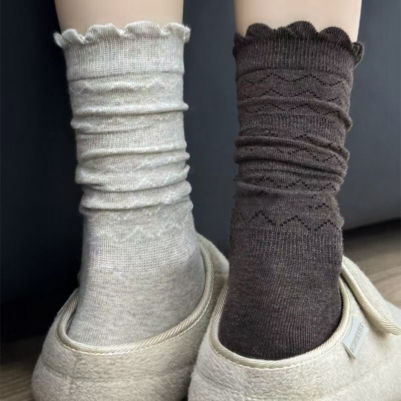Old Money style retro seamless socks for women, autumn collection, with lace and subtle patterns, suitable for postpartum wear, sweat-absorbent, breathable, loose-fitting, long tube socks Old Money style retro seamless socks for women, autumn collection, with lace and subtle patterns, suitable for postpartum wear, sweat-absorbent, breathable, loose-fitting, long tube socks