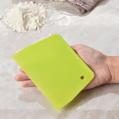 Plastic slicing knife, household scale vermicelli scraper, bread hand-pulled noodle baking tool, spreader and cutter