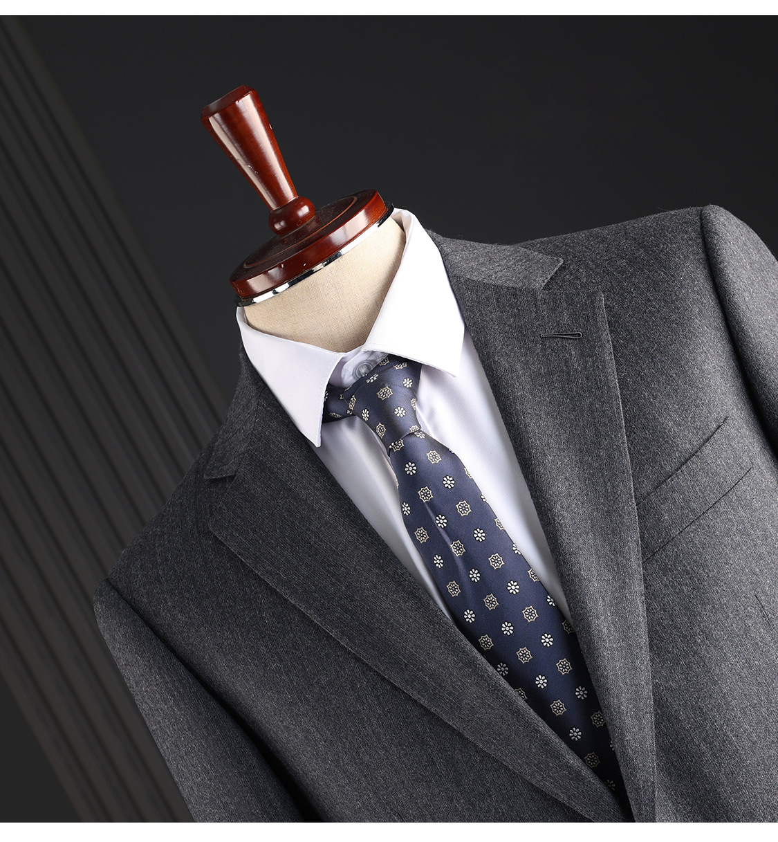 Men's Slim Fit Wool Suit - Wrinkle Resistant Business Wedding Attire_voghion.com