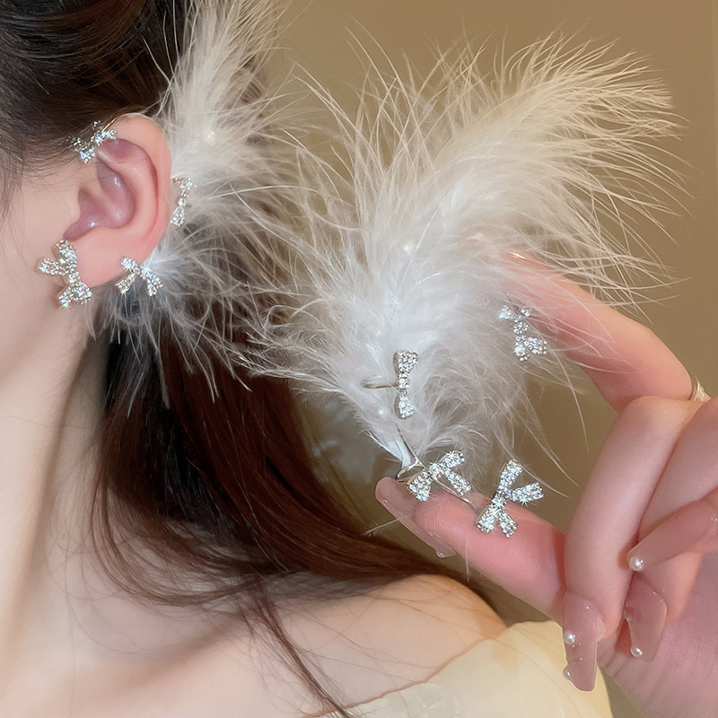 8g Weight 0.03µm Gold Plating Thickness Electroplating Gold Plating Process Alloy Ear Needle Material Copper Plated Plating Material Ear hanging Classification 1 Piece Quantity Holiday, Daily, Date Occasion Alloy Material Bow Knot Pattern Women's Gender Sweet Style Two Tone Craft 1 Piece Sweet Bow Knot Alloy Ear Hanging Earrings 无