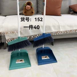 拖把、拖布桶;扫把、簸箕;垃圾桶