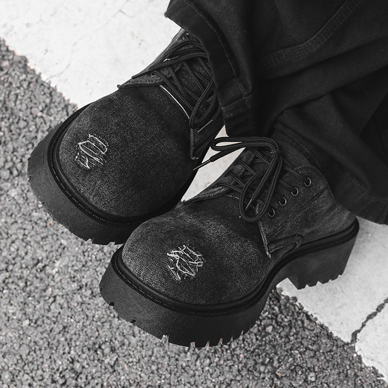 Zapatos de hombre otoño nuevos zapatos de mezclilla de nicho zapatos bajos de punta grande de todo fósforo tendencia casual suela gruesa aumento zapatos de moda en nombre del cabello