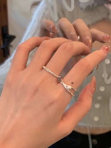 Niche design high-end pearl 925 sterling silver thin ring hollow light luxury fashion personalized index finger ring adjustable