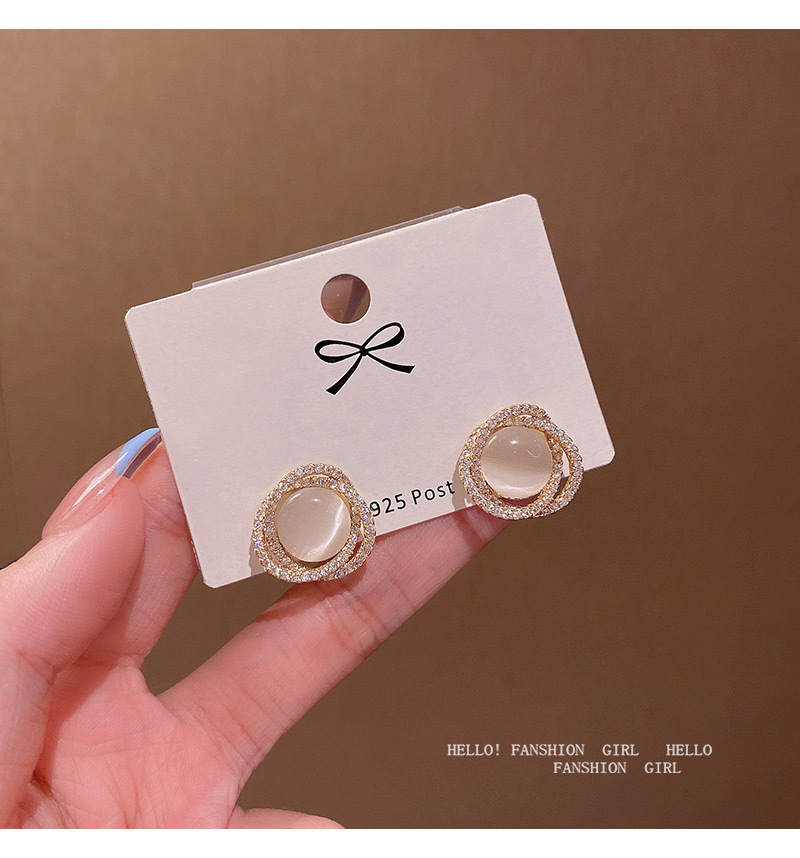 Light Luxury Niche Circle Earrings Female Copper Micro-set Delicate Opal Stud Earrings display picture 2