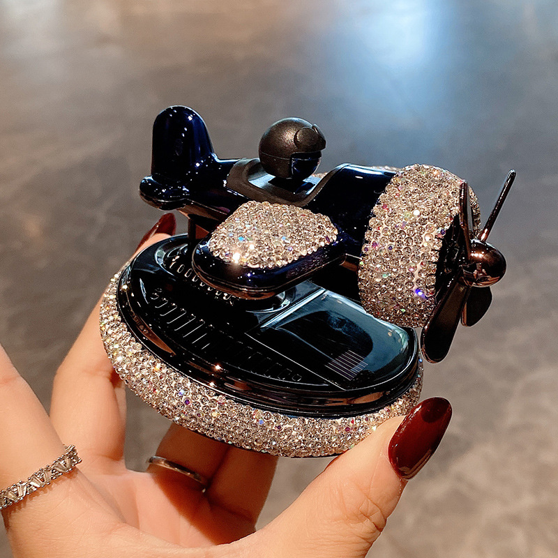 Internet Red Car Ornaments High Color Value Diamond-encrusted Aircraft Aromatherapy Rotary Lasting Light Fragrance Solar Rotary Car Interior