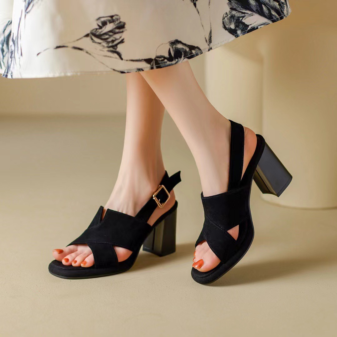 Sandal nữ gót vuông da thật quai ngang đế dày hở gót — Màu đen
