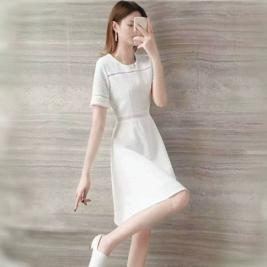 Đầm suông midi trắng tay ngắn cổ tròn phong cách đơn giản thanh lịch — trắng chi tiết 4