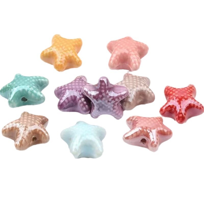 Cuentas de cerámica flor cuadrada estrella de cinco puntas pequeña flor de ciruelo trébol de cuatro hojas pequeño elefante pequeño conejo de jade color mixto cuentas de agujeros rectos cuentas hechas a mano