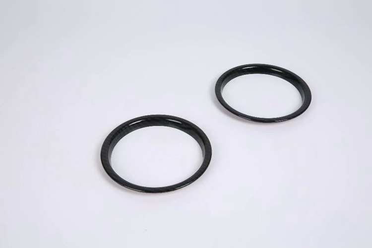 音响圈 三门 碳纤1.jpg