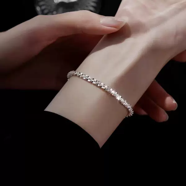 Gympani Bracelet Female Niche Design Sense Sparkling Chain Light Luxury Exquisite Cold Style Bracelet 2024 New Style