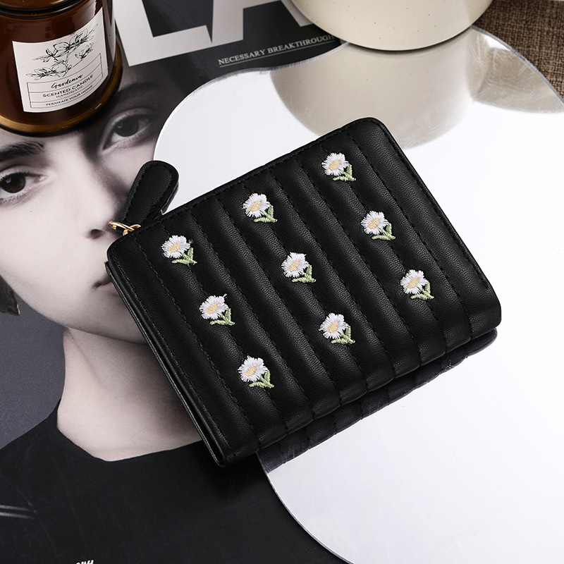 Ins nuevo estilo de crema pequeña cartera japonesa pequeña cartera de viento fragante para mujeres bolso corto bolso de tarjetas de moda dos veces flores lindas