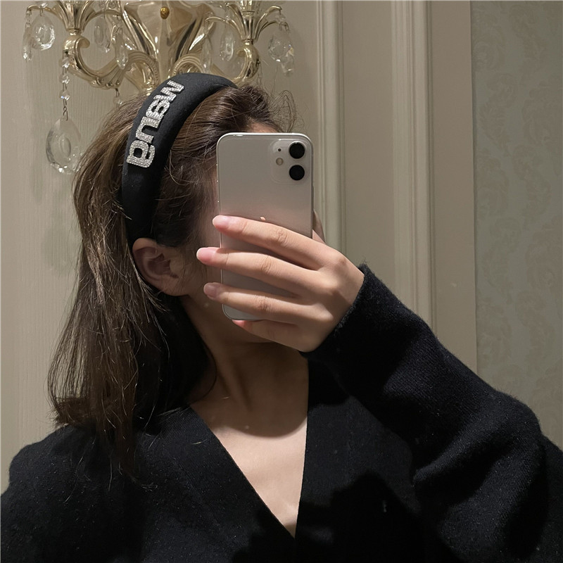 French Retro Fashionable Flashing Diamond Letters Sponge Black Headband display picture 1