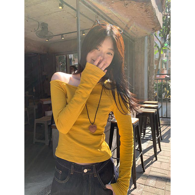 2944 #   Song Zheng'En's Yellow Slanted Shoulder Long-Sleeved T-Shirt Can Be Worn Outside in Spring, Slim Fit and Bottoming Shirt, Off-Shoulder Top