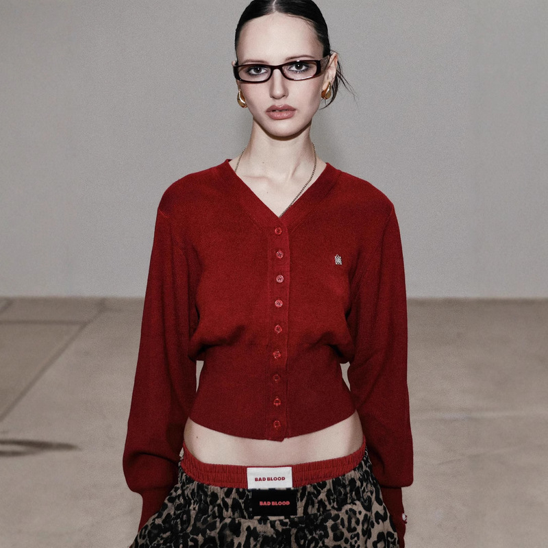 American-Style Single-Breasted Korean Sweater Blood Knit Cardigan for Women, Slim Fit Hot Girl Bcad Sweater Bv Neck