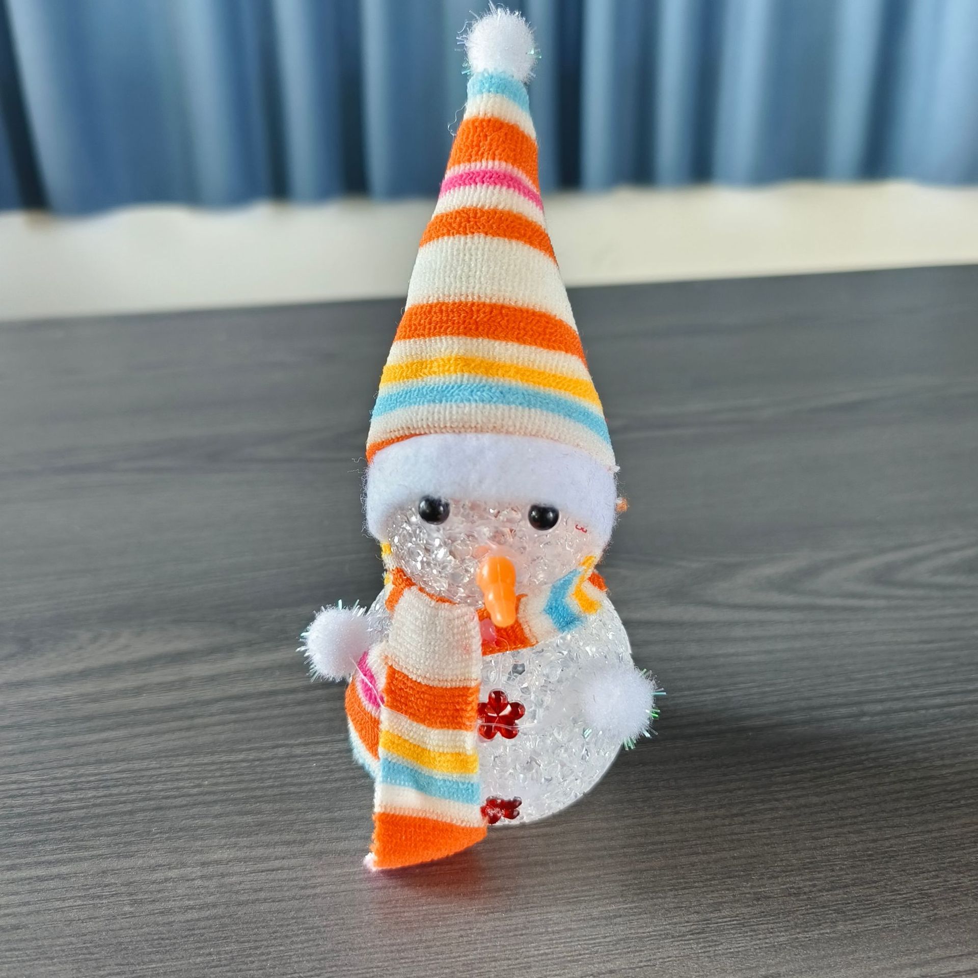 Transfronterizo luminoso muñeco de nieve decoración de Navidad   Muñeca de nieve de plástico de cristal luminoso y colorido